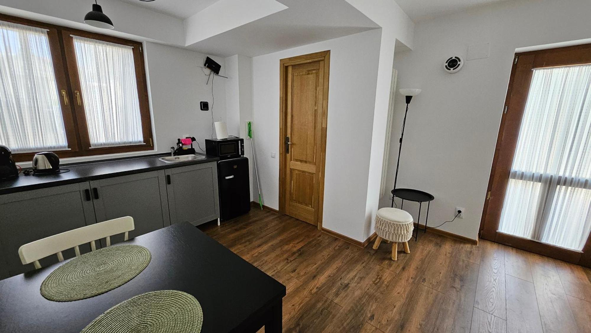 Old Town Apartament Apartment Targoviste Exterior photo